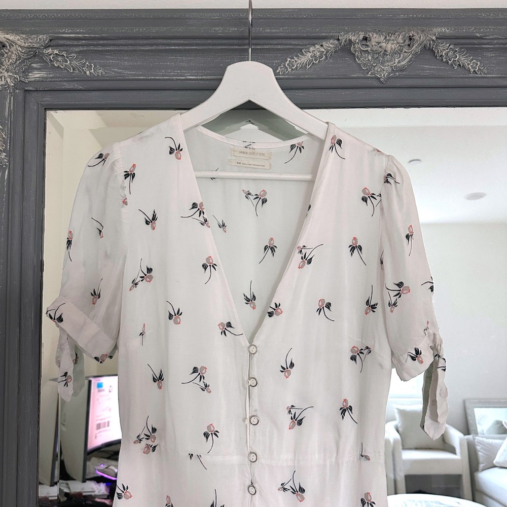 Urban Outfitters Melanie Floral Button Down Midi Dress Short Sleeve Tie Cuff M - Picture 7 of 14